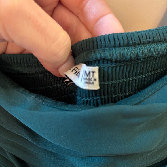 Emerson chiffon Abercrombie and Fitch size medium tall dress - Picture 2 of 2